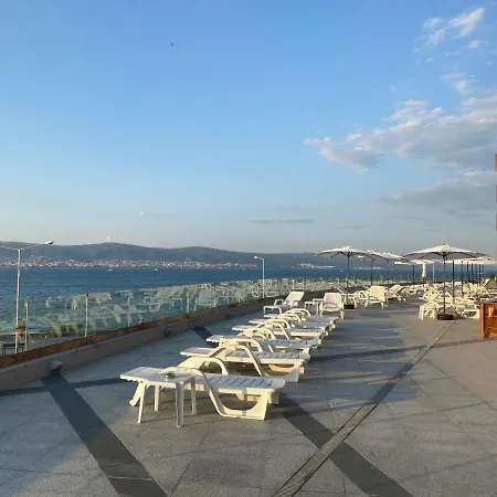 Paradiso B 210 Private Sea View